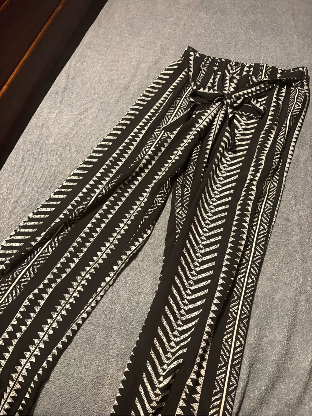 Black & White Patterned Tie-Waist Pants